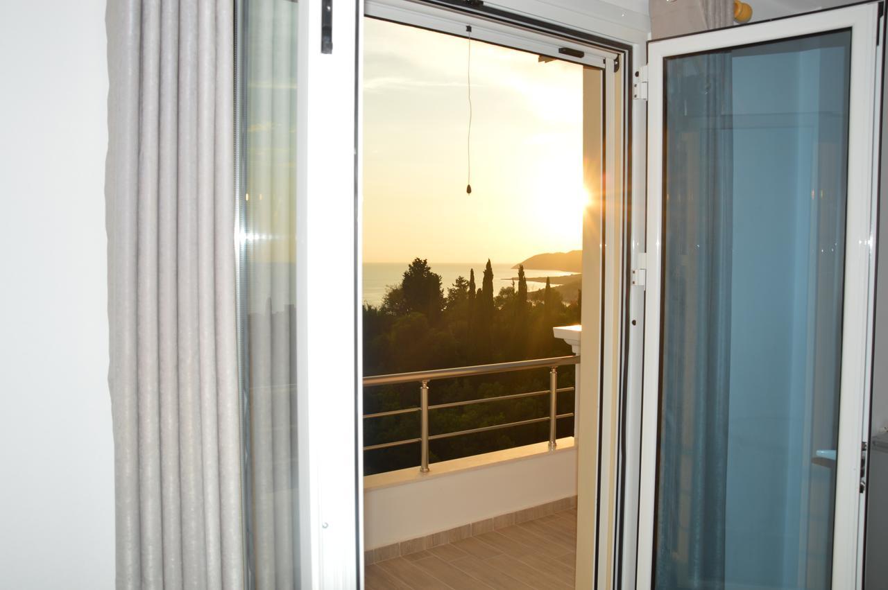 Mihalis Apartments Himare Exterior foto