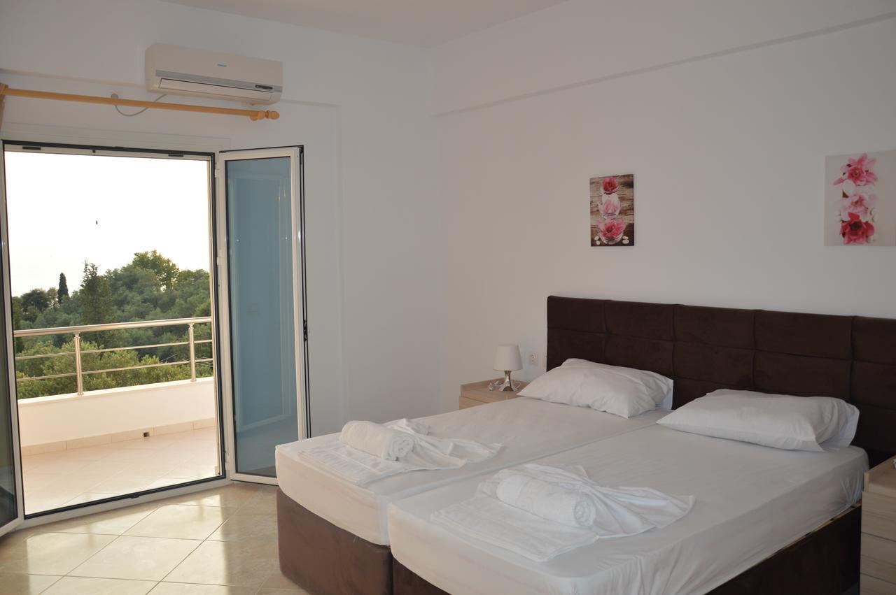 Mihalis Apartments Himare Exterior foto