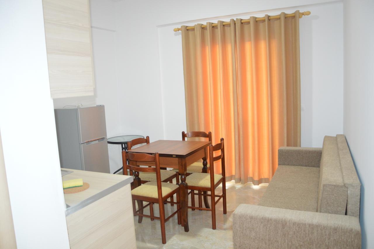 Mihalis Apartments Himare Exterior foto