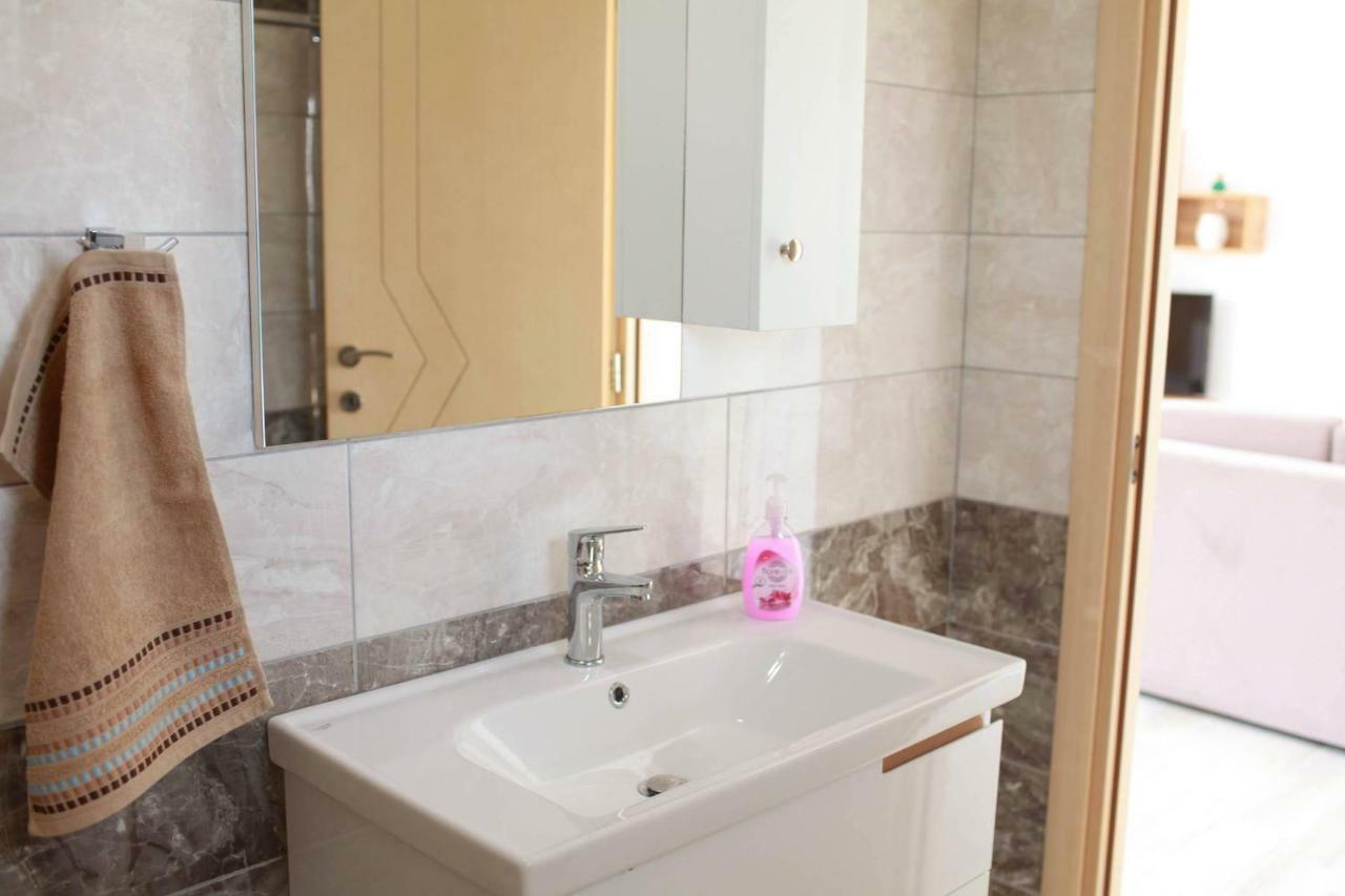 Mihalis Apartments Himare Exterior foto