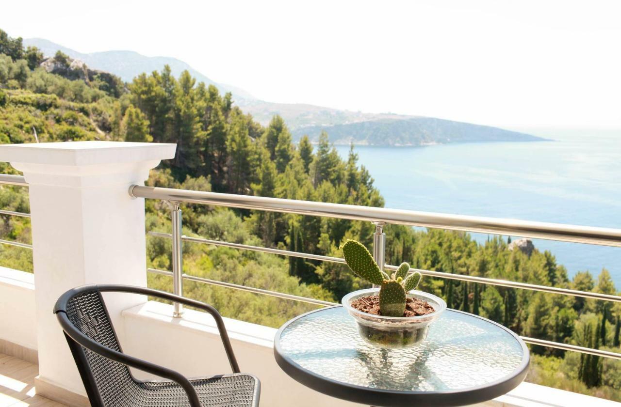 Mihalis Apartments Himare Exterior foto